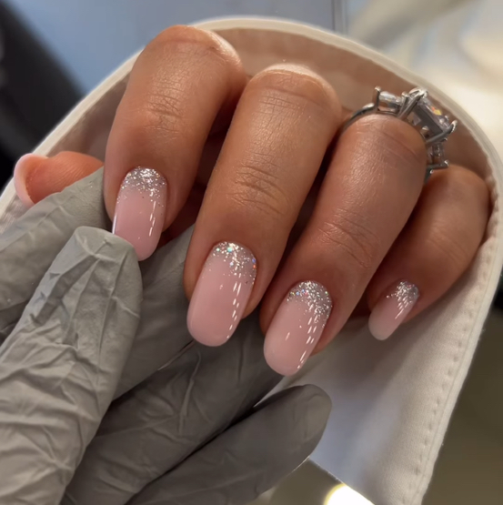 Наращивание ногтей средней длинны  Nagelverlängerung – mittlere Länge