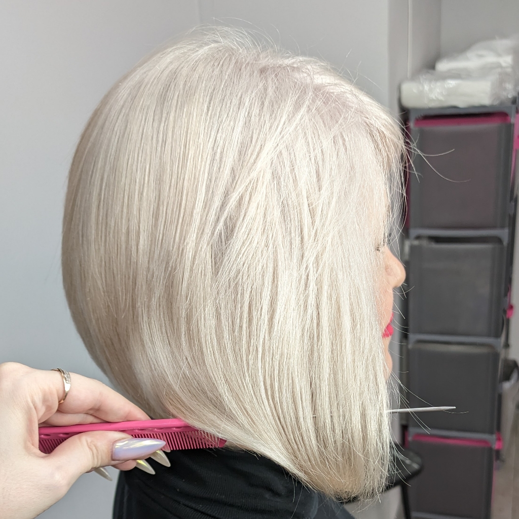 Коррекция Total-blond средняя длина