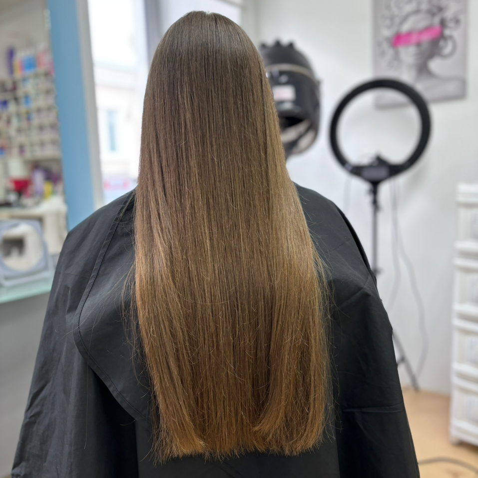 Стрижка ровный срез 
Длинные волосы ниже лопаток