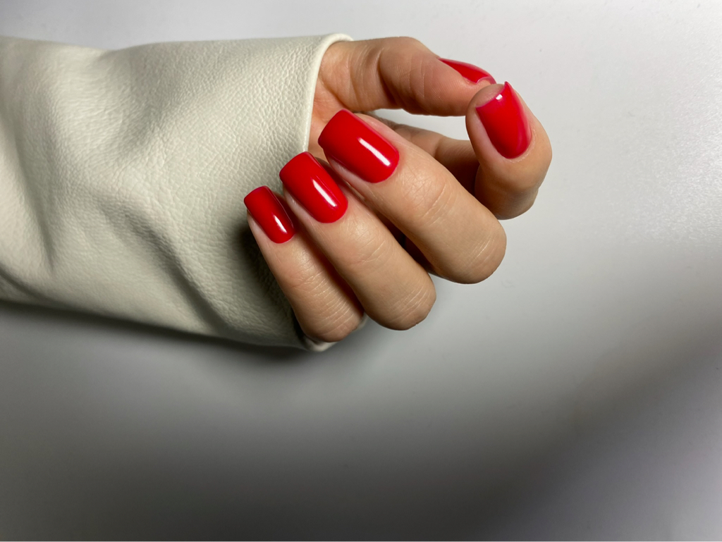 Маникюр с покрытием (маникюр+восстановление архитектуры гелем/акригелем)