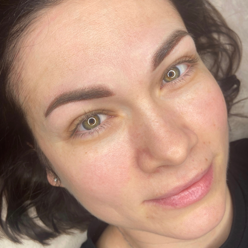 Перманентный макияж бровей