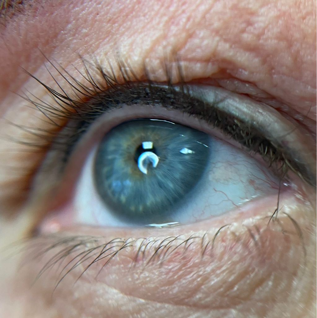 Перманентный макияж межресничного пространства