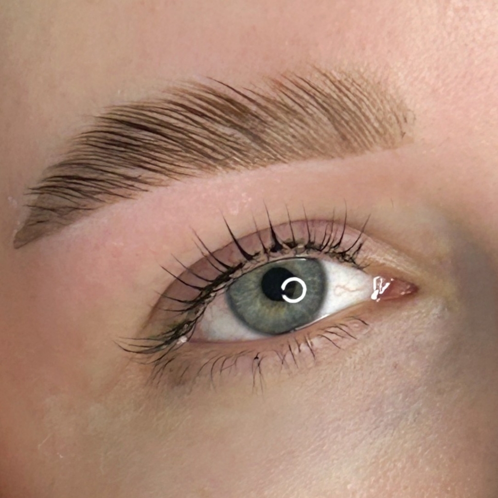 АКЦИЯ 4500 руб вместо 5000 руб Комплекс идеальные брови и натуральные ресницы