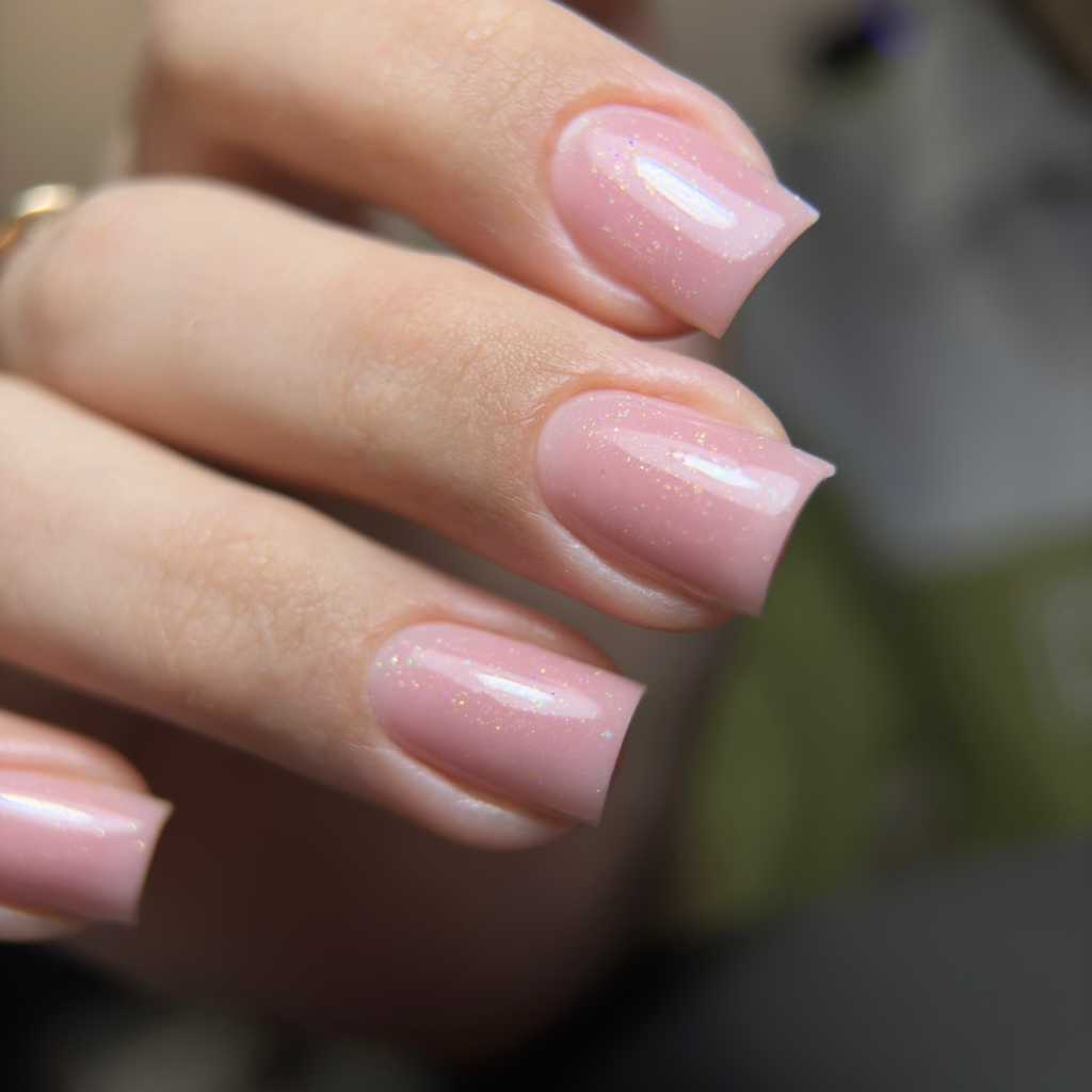 Маникюр Нюд