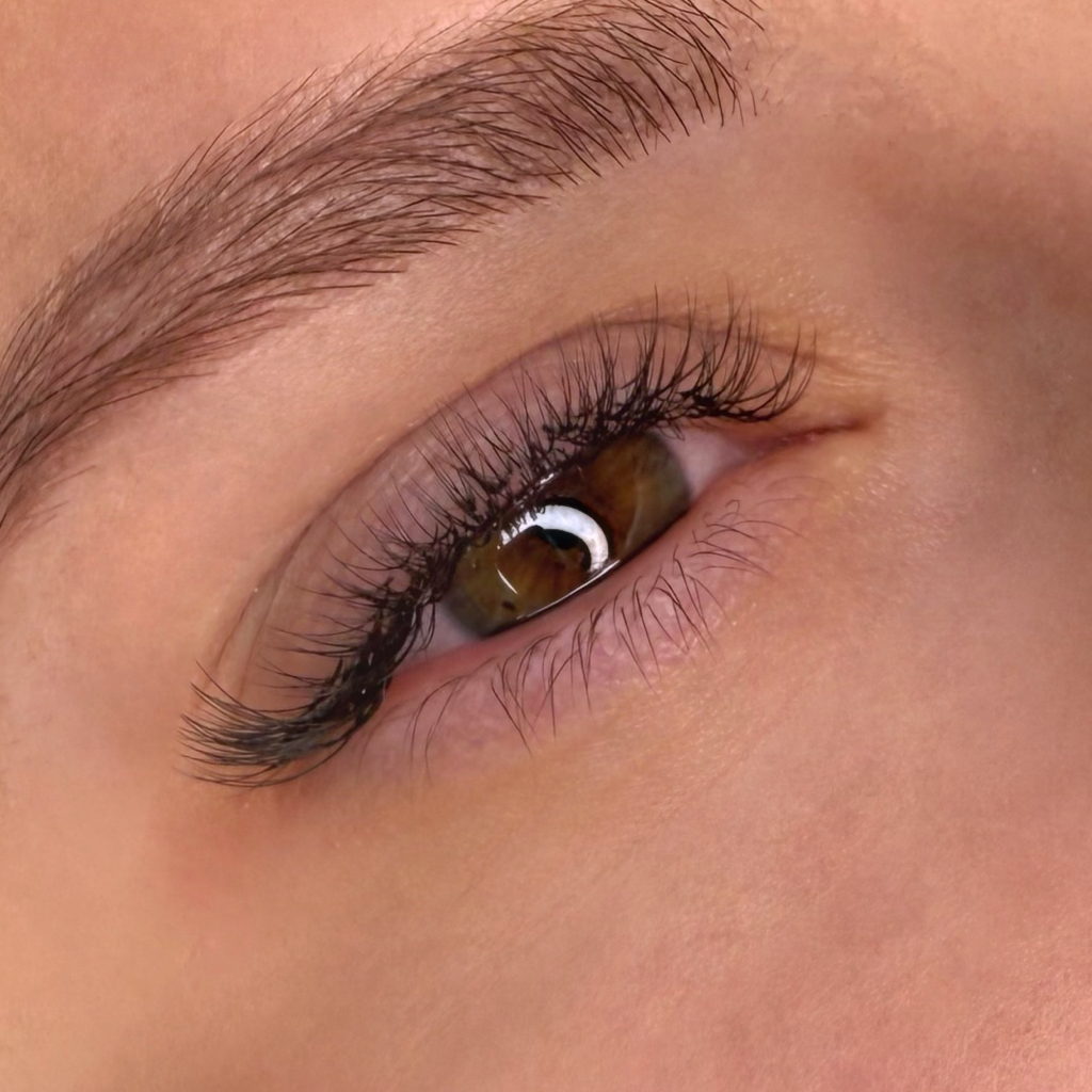 Классическое наращивание ресниц