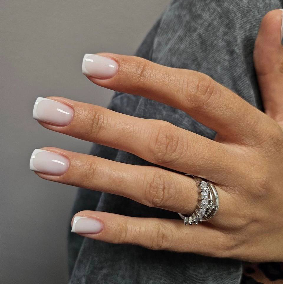 Маникюр френч/лунный