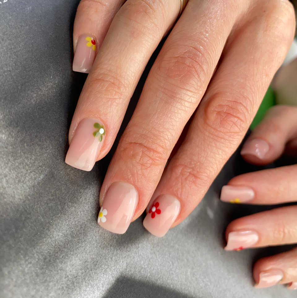 Маникюр крепко  гель