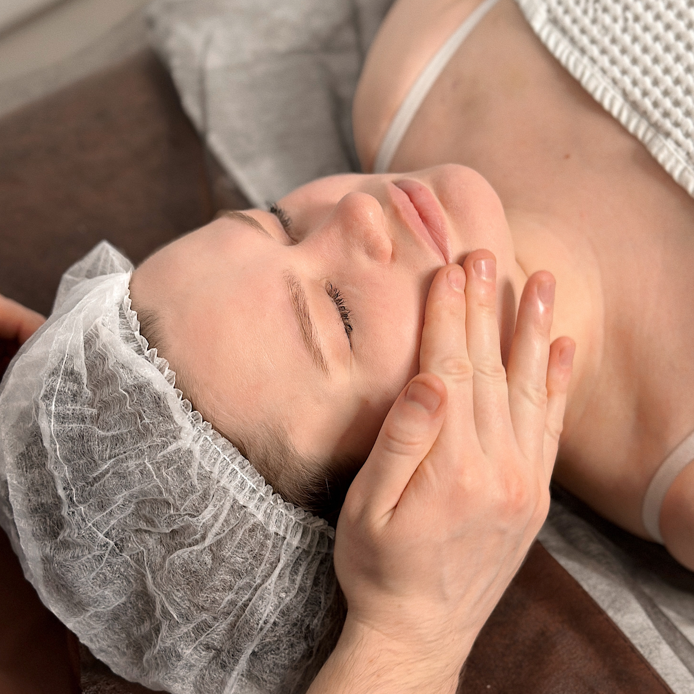 Лицо + уход на выбор 60 минут