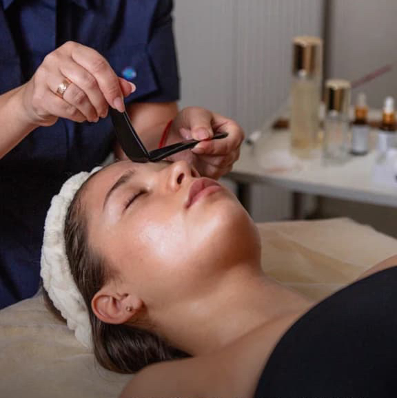 Массаж лица ГУАША