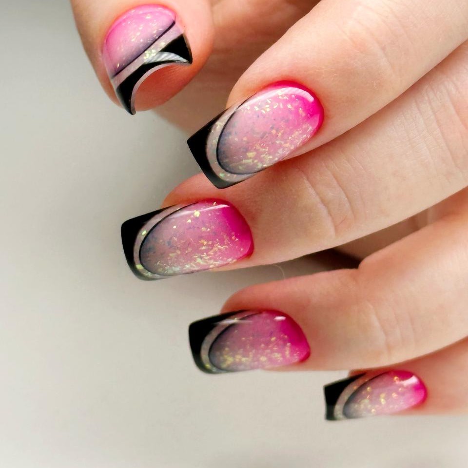 Маникюр с покрытием гель-лак.