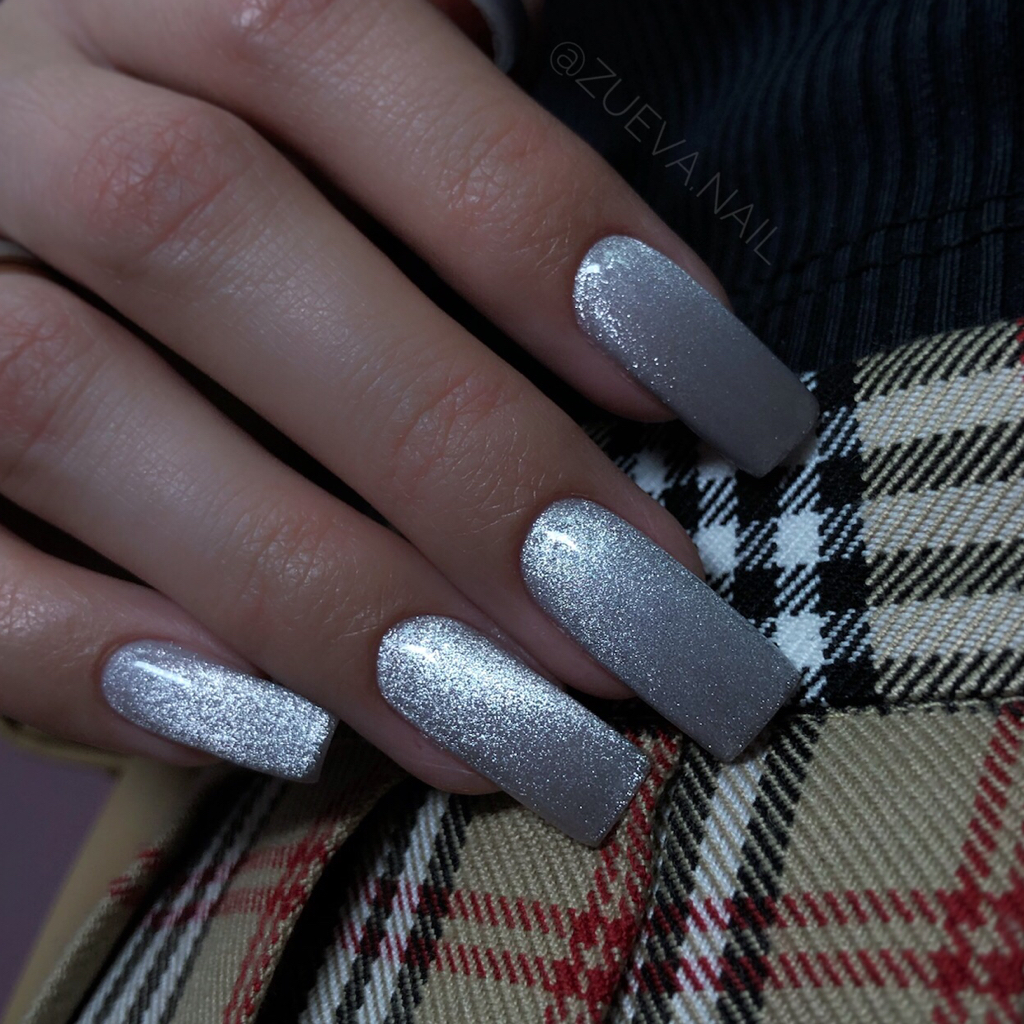 Маникюр однотон с укреплением гелем