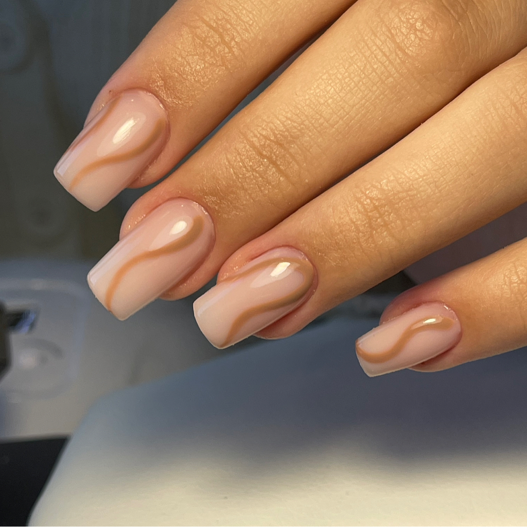 Наращивание ногтей