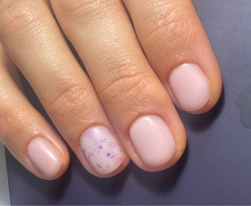 Маникюр с покрытием гель-лак