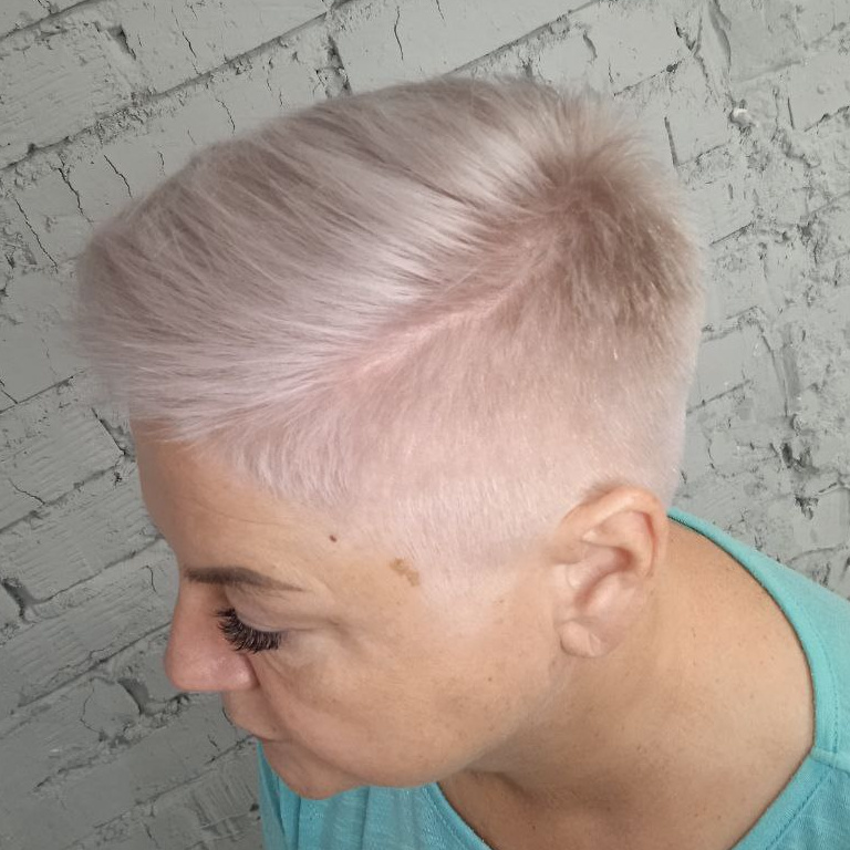 Однотонное окрашивание на короткий волос