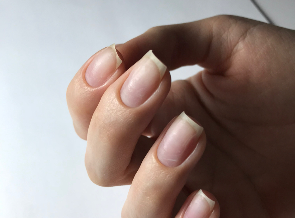 Маникюр женский