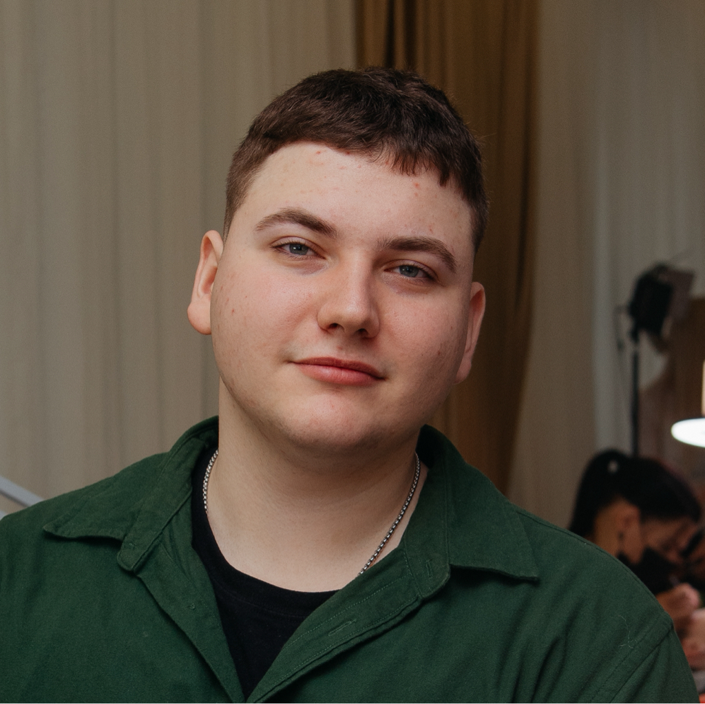 Мужская коррекция бровей с тонированием