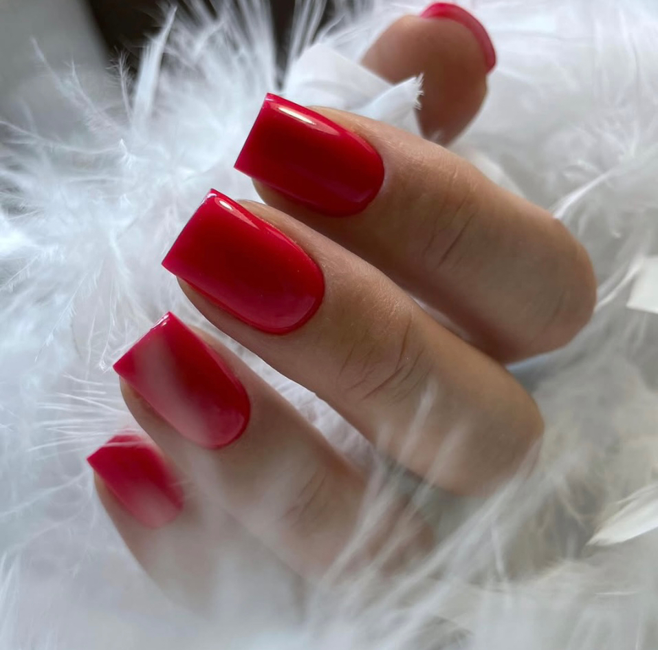 Маникюр+укрепление гелем +г/лак(короткие ногти)