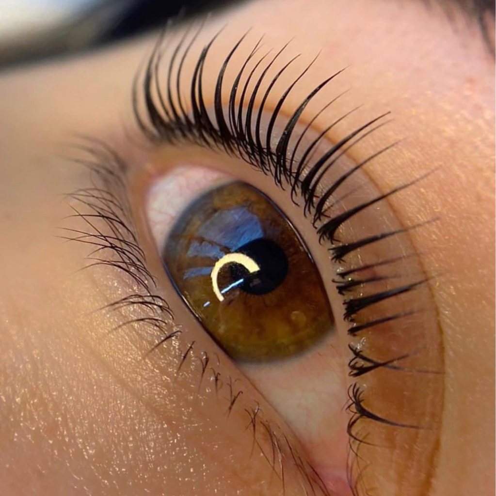 ЛАМИНИРОВАНИЕ РЕСНИЦ