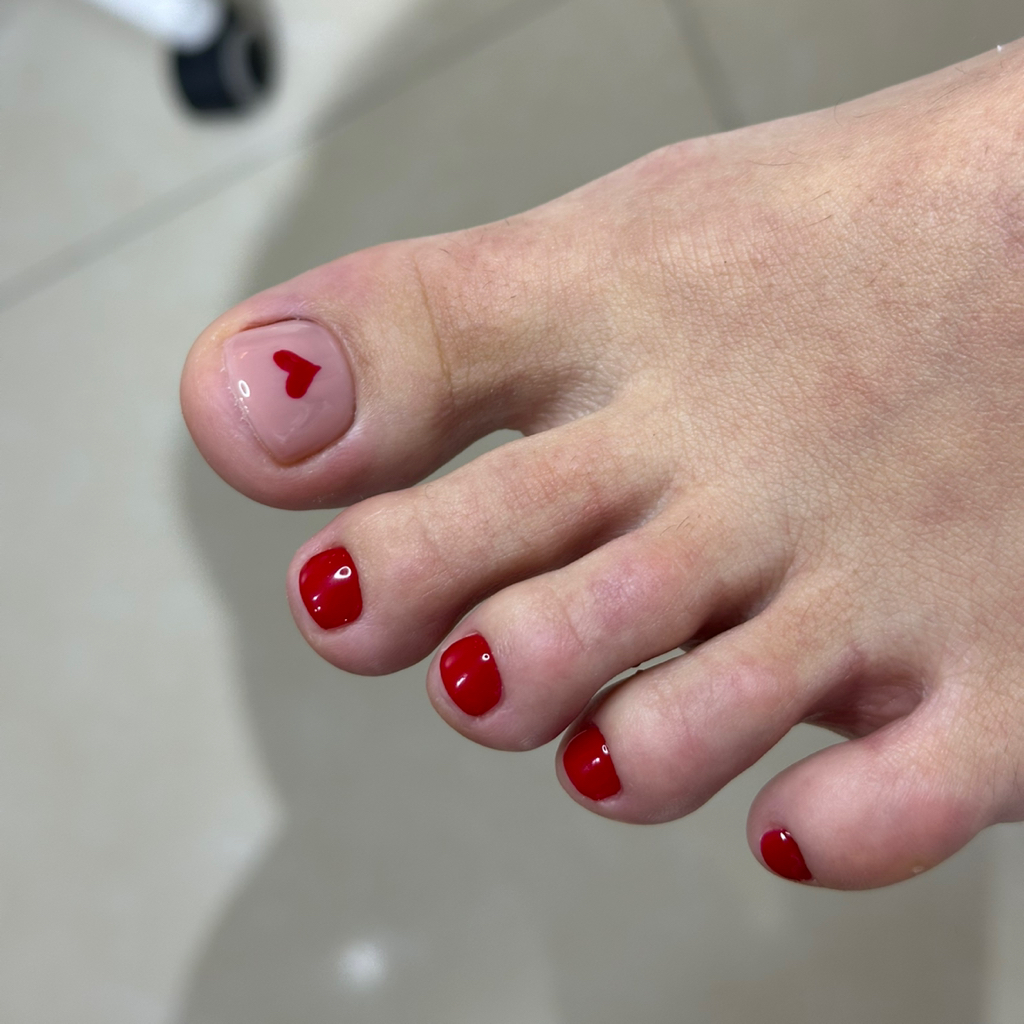 педикюр аппаратный с покрытием (с обработкой стоп)