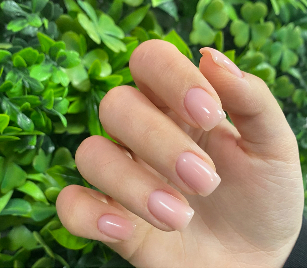 Маникюр с покрытием