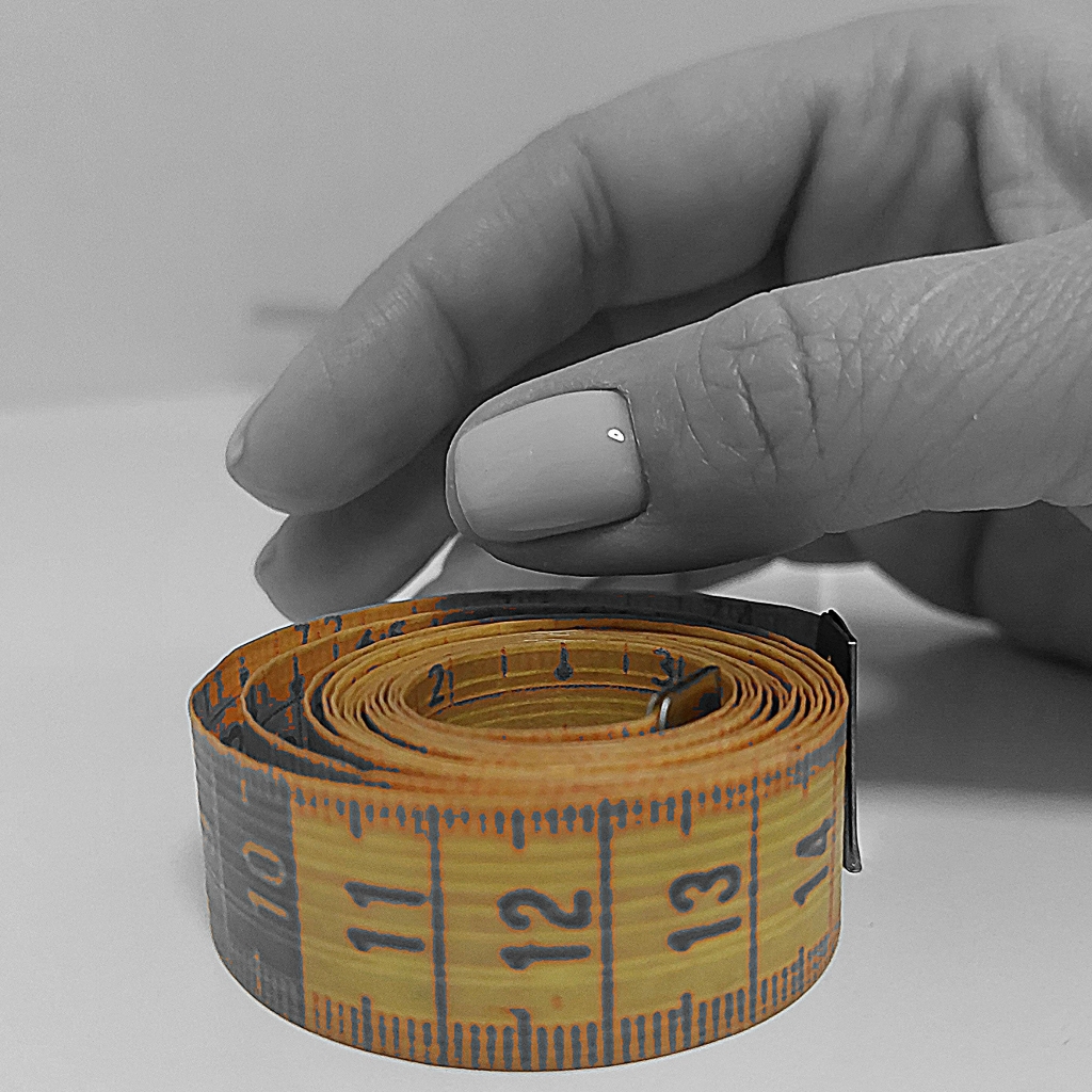 Первичное посещение: Консультация - Антицеллюлитный массаж одной зоны (на выбор)