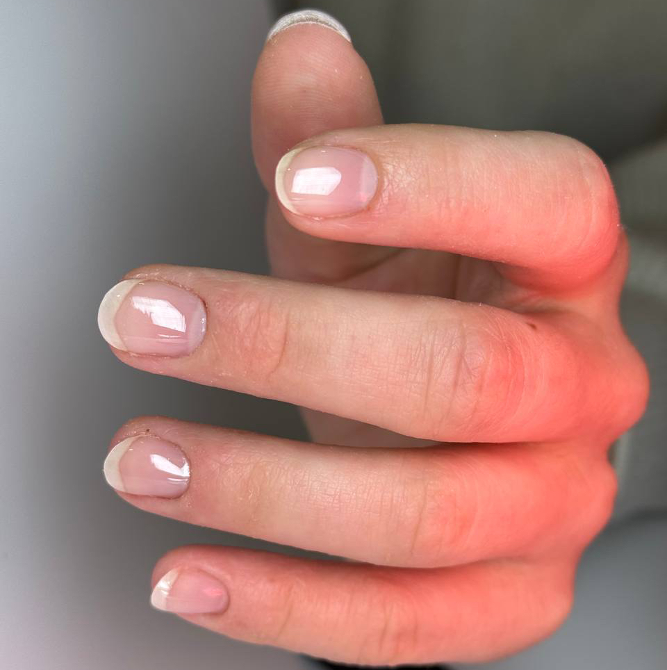 Маникюр с укреплением и покрытием