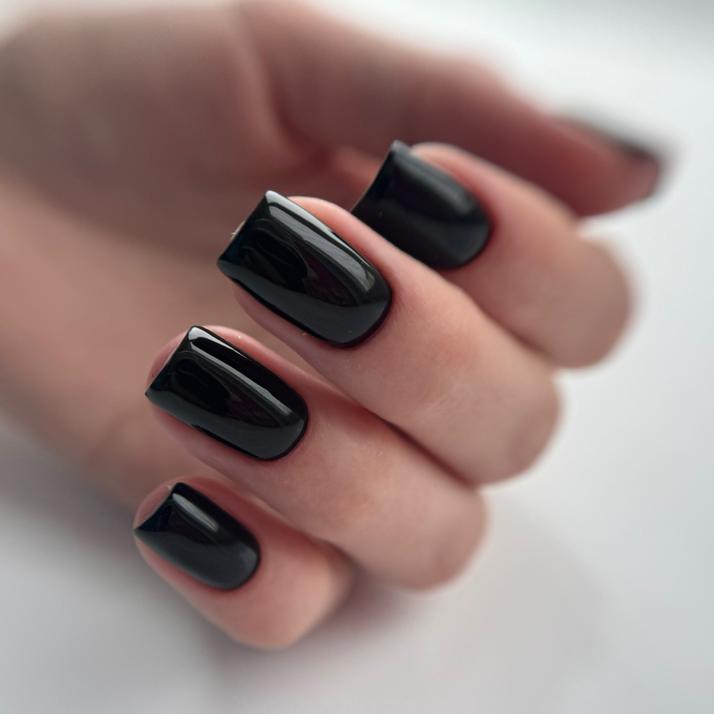 Комбинированный маникюр с однотонным покрытием (мастер)