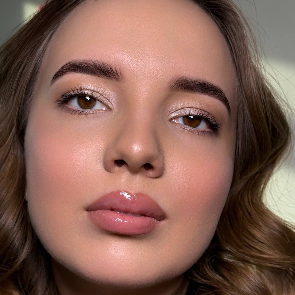 Коррекция + окрашивание бровей