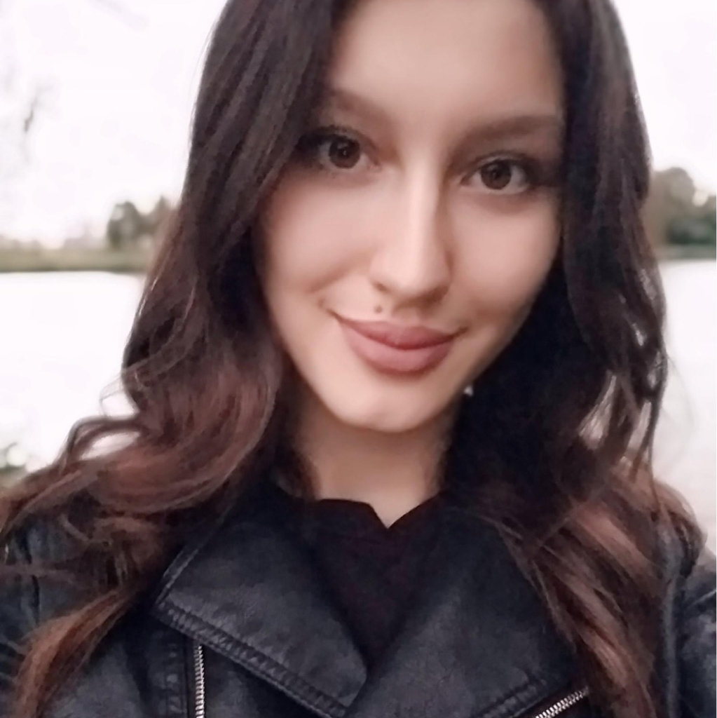 Альона