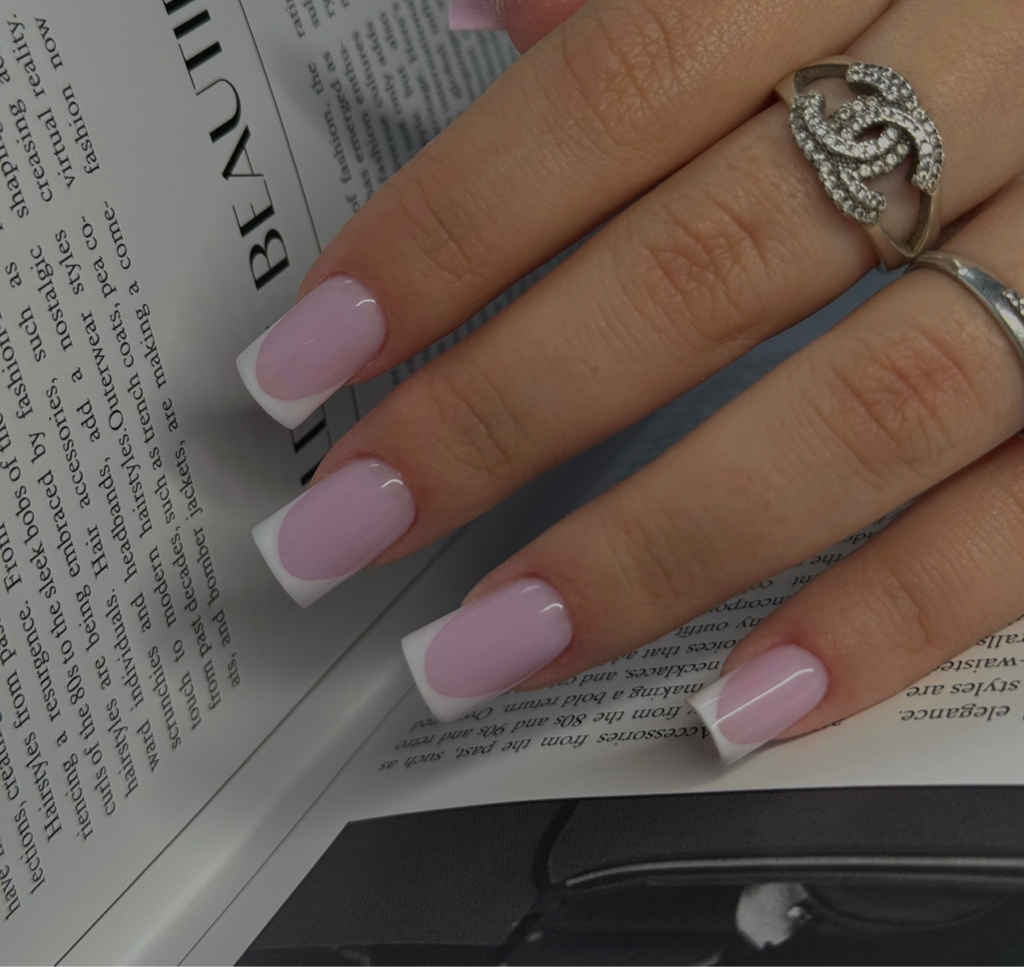 Наращивание ногтей