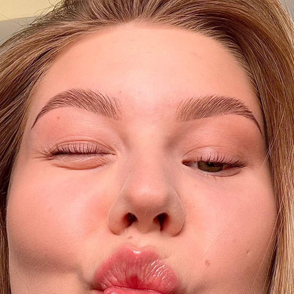 Ламинирование бровей с окрашиванием + коррекция