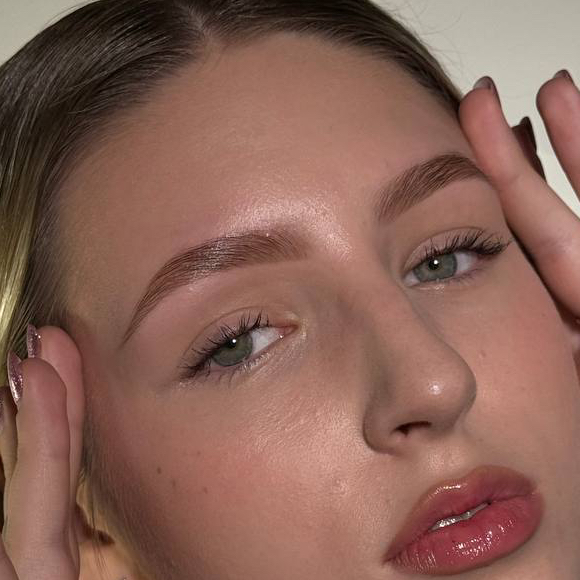 Долговременная укладка + окрашивание бровей