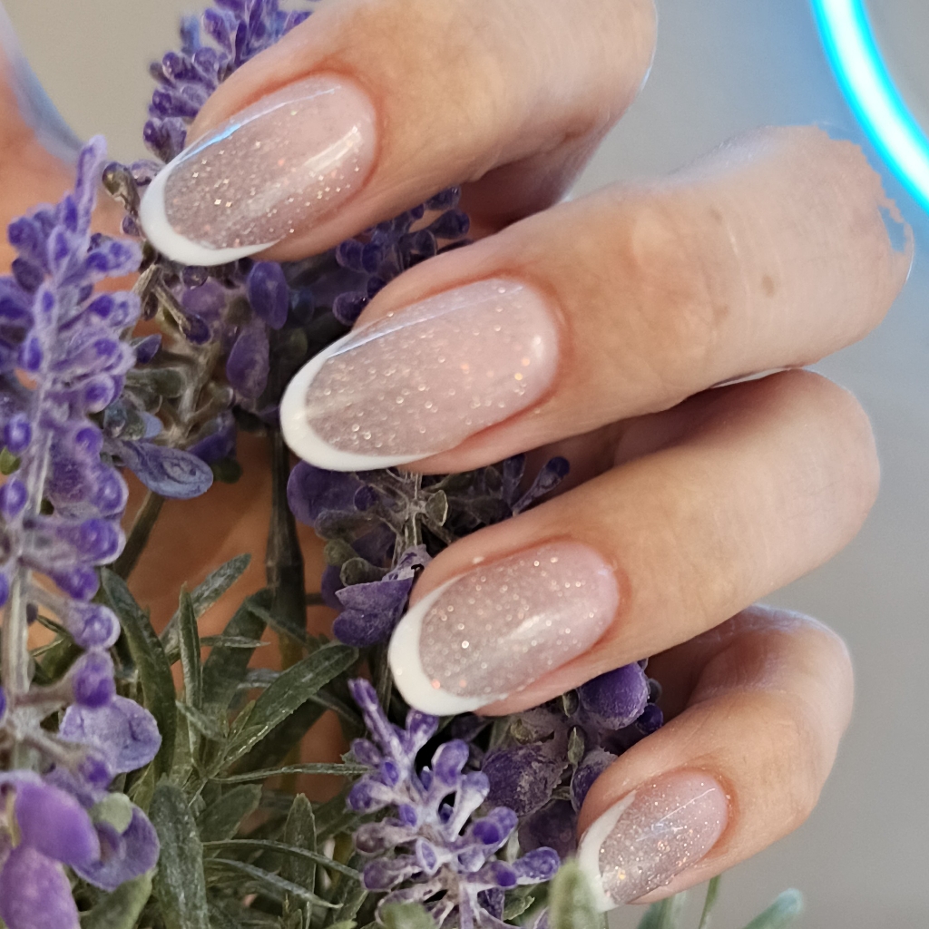 Наращивание ногтей