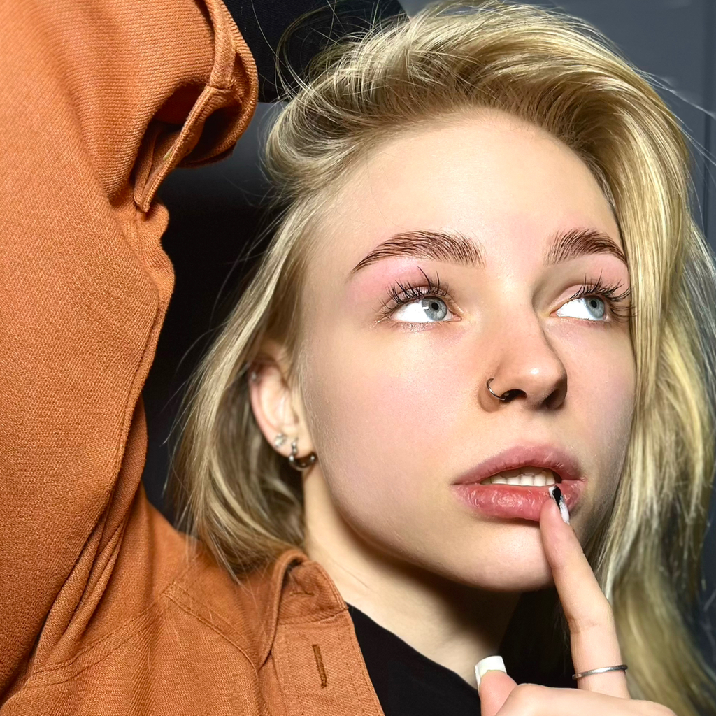 Ламинирование с окрашиванием и коррекцией бровей