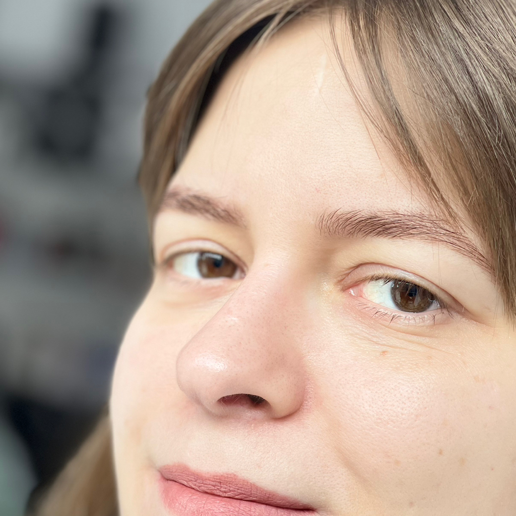 Окрашивание бровей