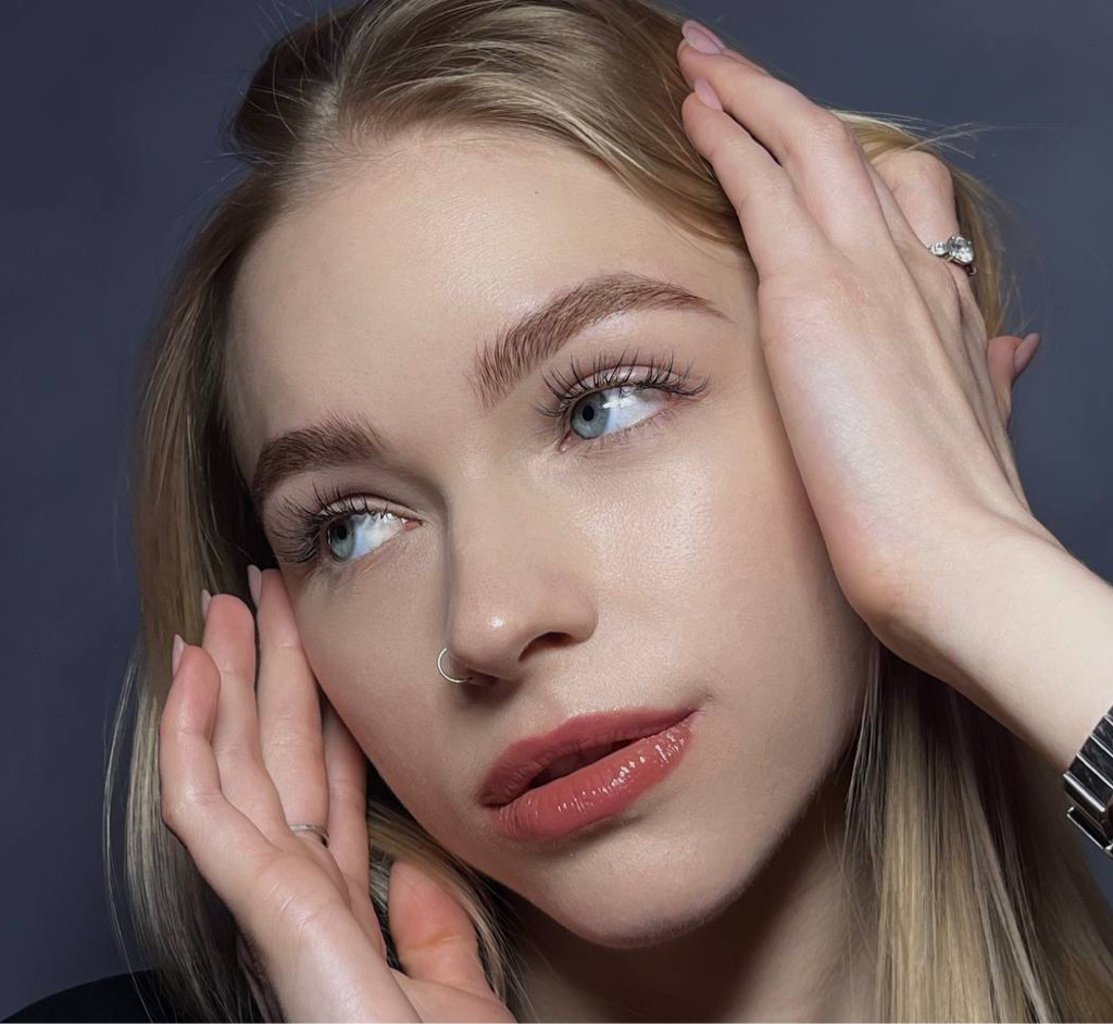 Окрашивание и коррекция бровей