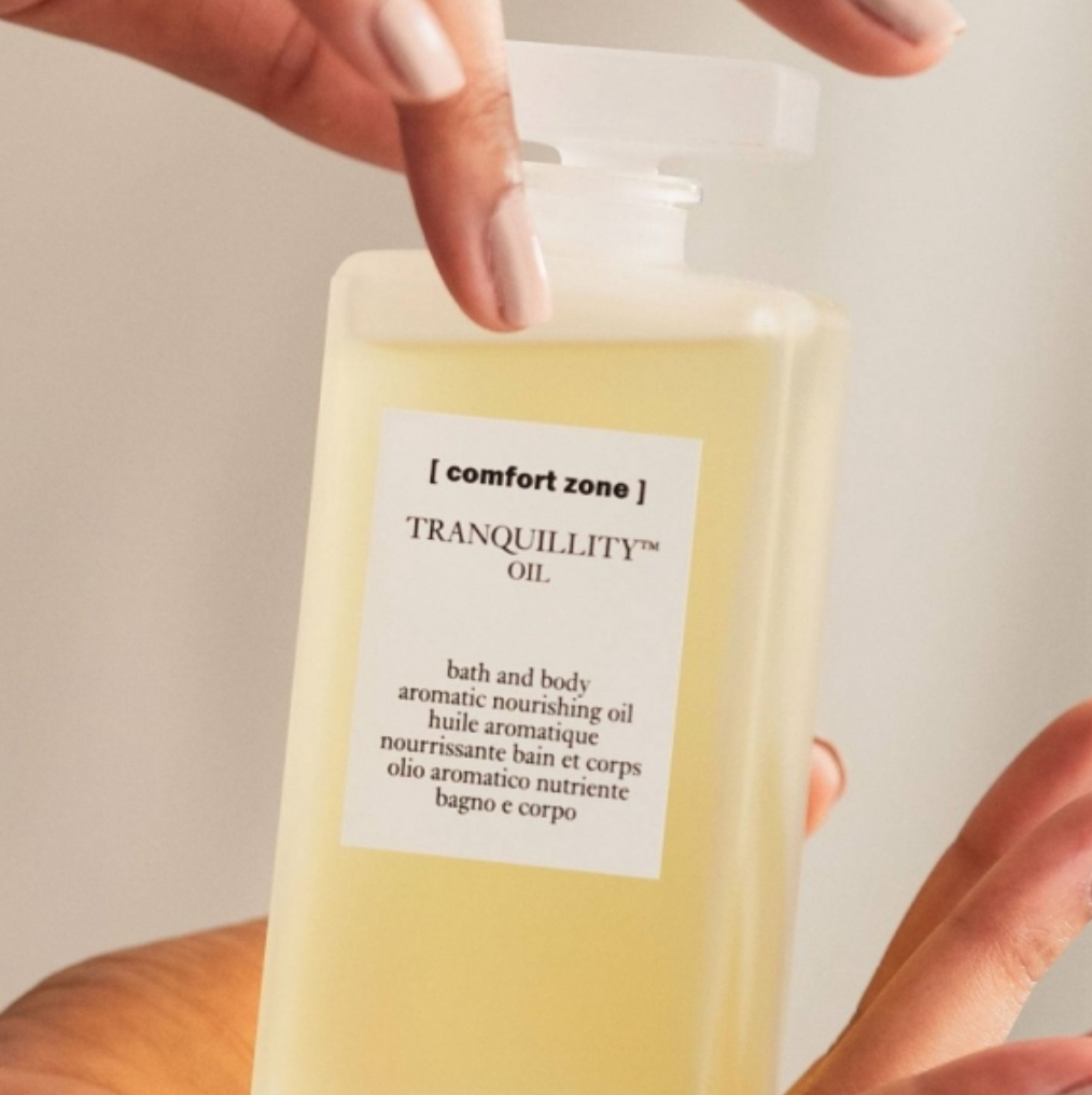 « Спокойствие и питание» - обертывание с использованием сливок из питательных масел.  Наполняет кожу влагой, делает ее шелковистой и наполненной. Расс