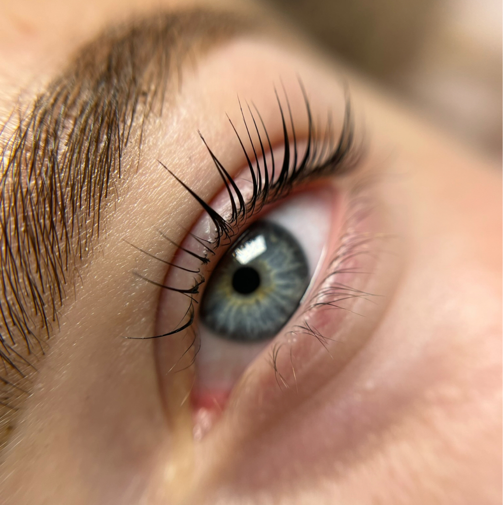 Ламинирование, окрашивание ресниц