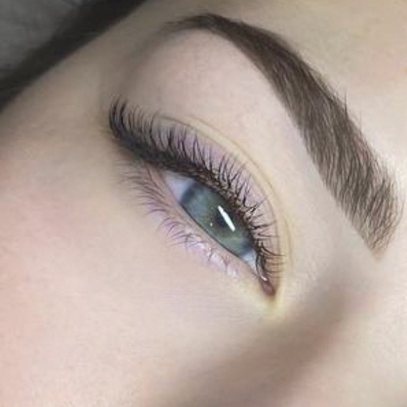 Коррекция 2D  (Прошло не более 2,5 недель и осталось 50% ресниц)