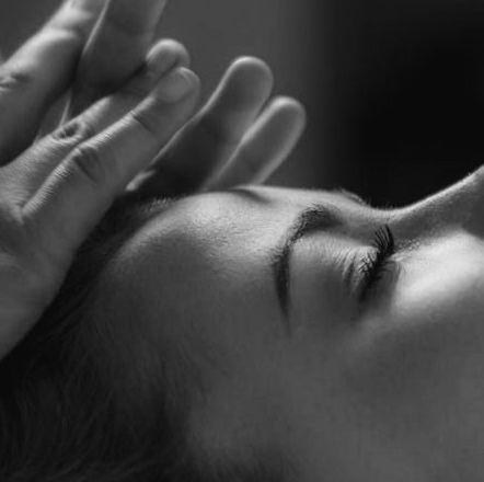 Пластический массаж лица (подтягивающий )