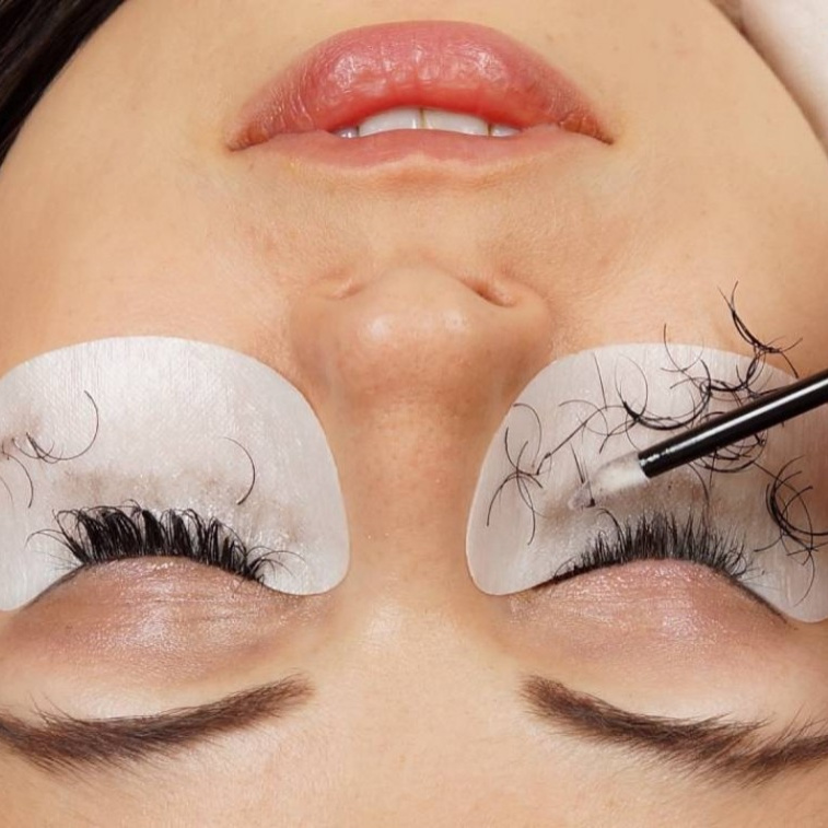 Снятие ресниц