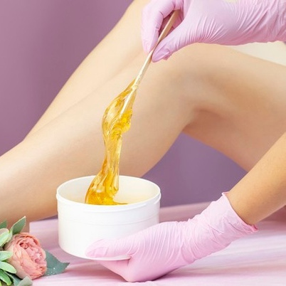 Депиляция шугаринг (глубокое бикини + подмышечные впадины + ноги полностью)