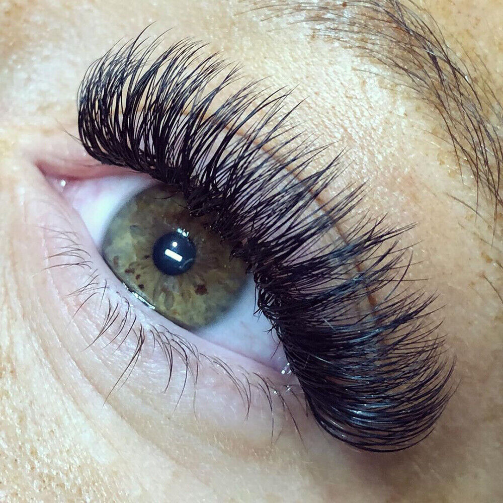 Наращивание ресниц 3D объема