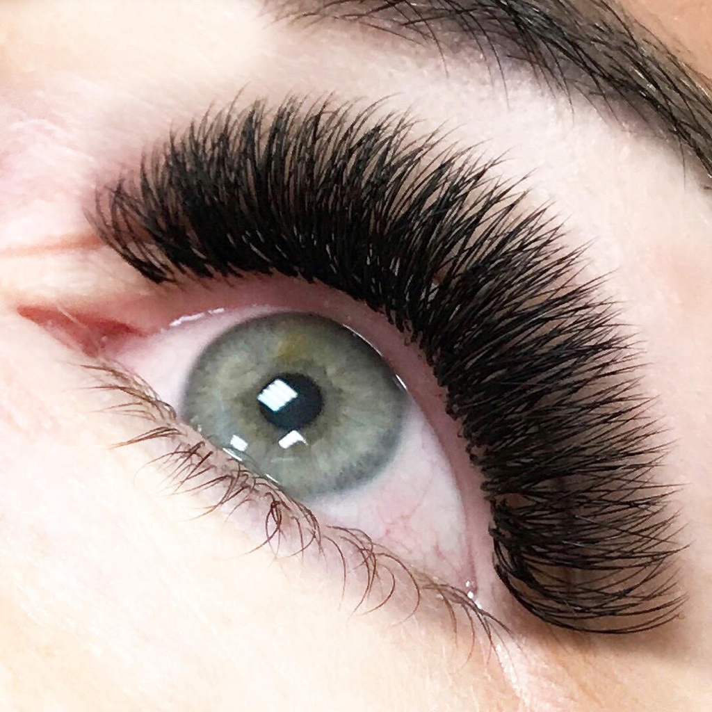 Наращивание ресниц 4-5Д объем