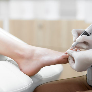 Педикюр аппаратный/комбинированный полный( стопа/ пальчики без покрытия)