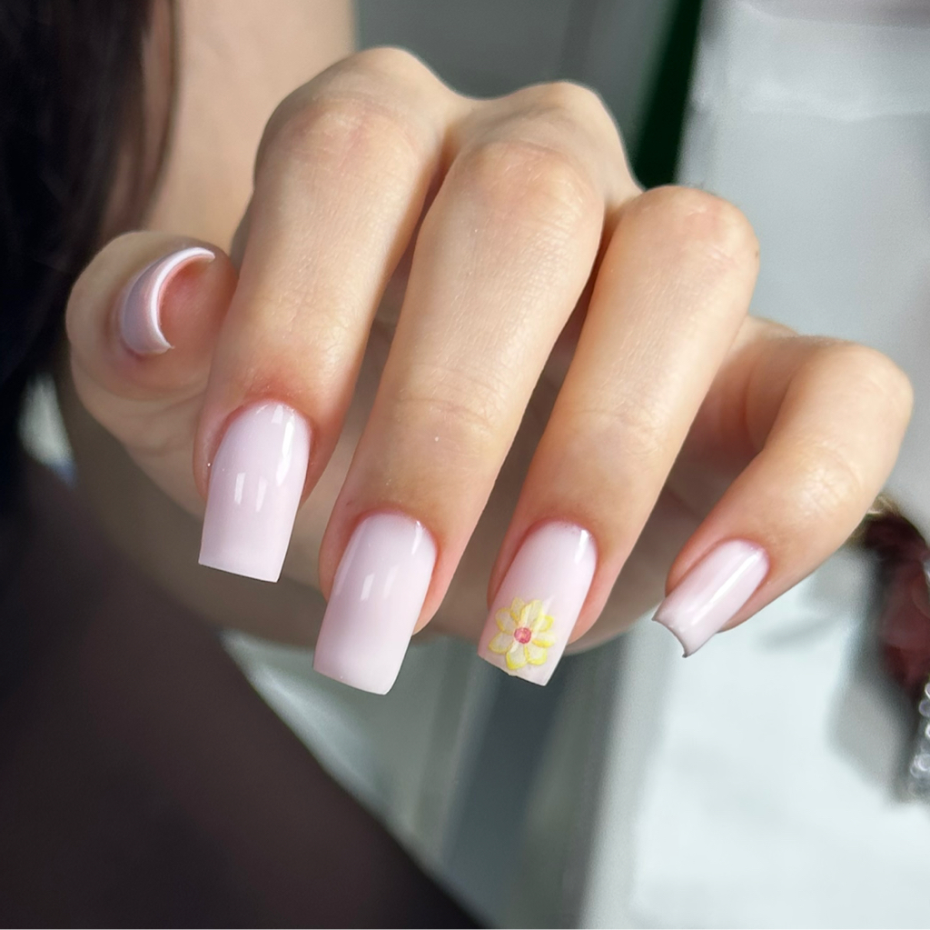 Наращивание ногтей