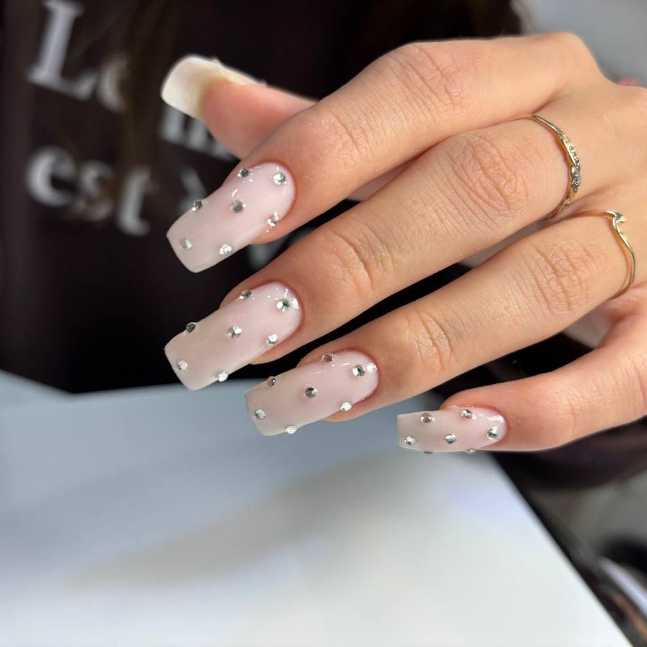 Наращивание ногтей