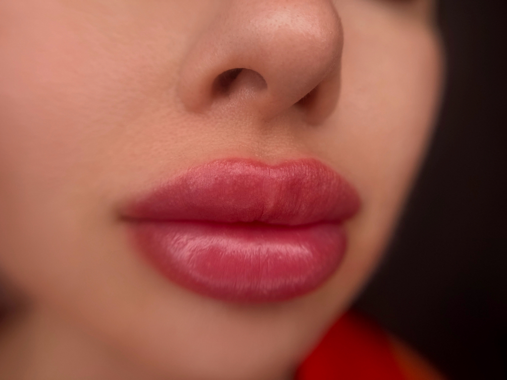 Перманентный макияж губ