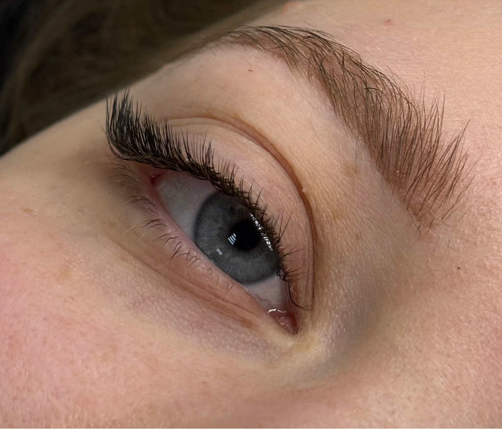 Наращивание ресниц 2Dобьем