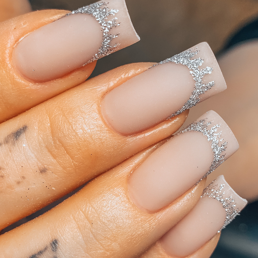 Пакет L (снятие старого материала, маникюр классический/ комбинированный/ аппаратный, наращивание гелем/акригелем, покрытие гель лак)